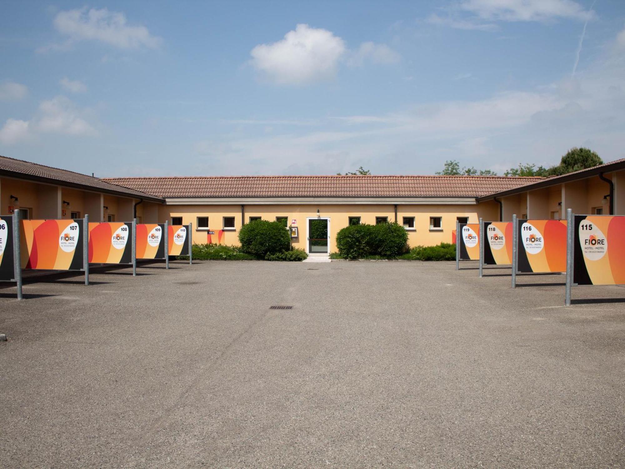 Hotel Motel Fiore Fiorenzuola d'Arda Exterior photo