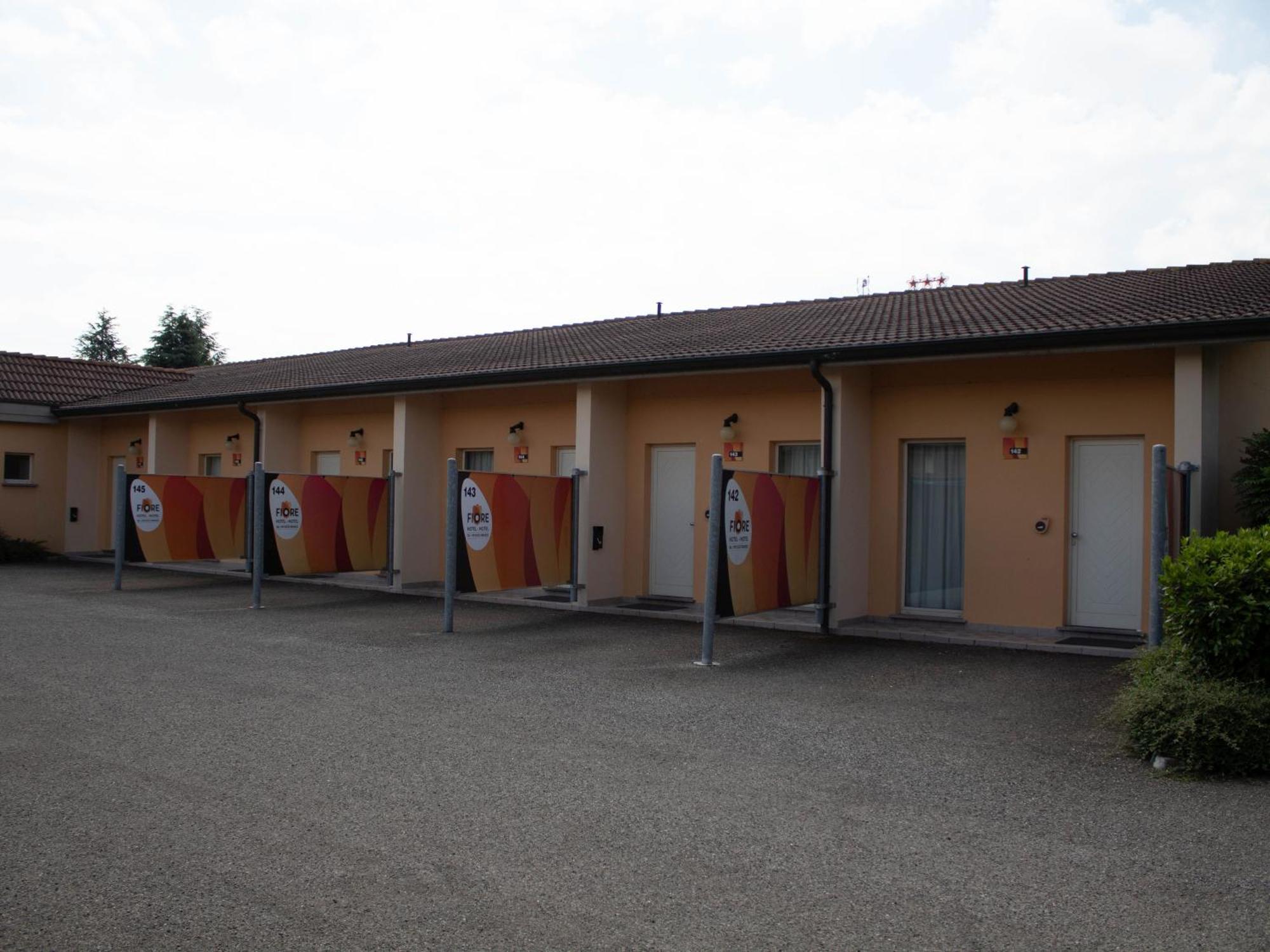 Hotel Motel Fiore Fiorenzuola d'Arda Exterior photo
