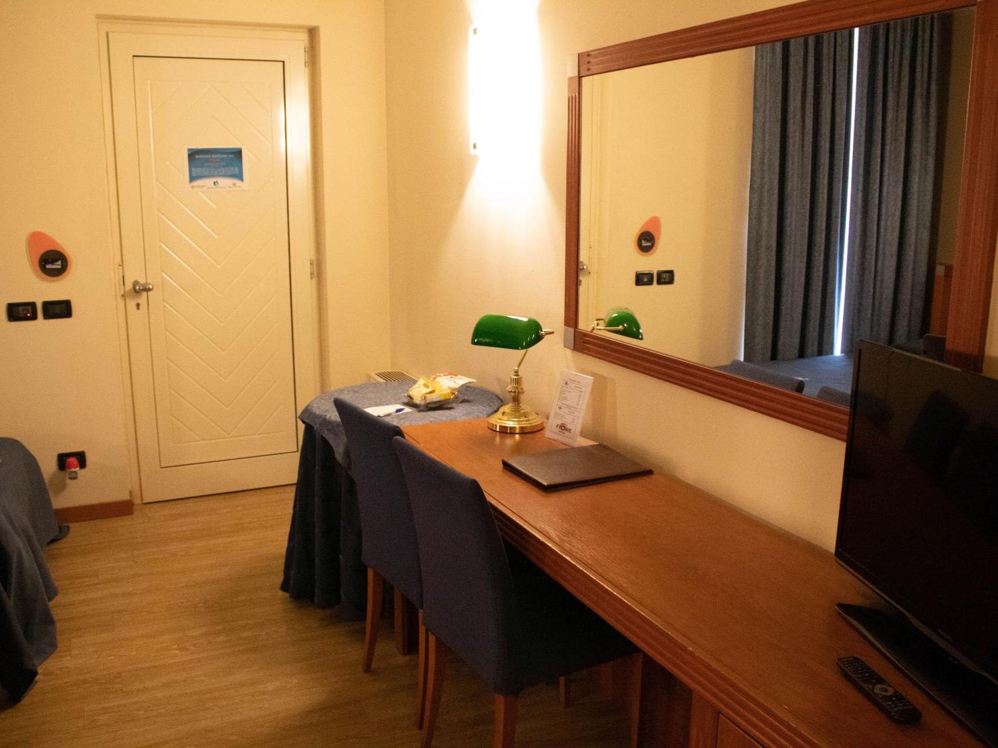 Hotel Motel Fiore Fiorenzuola d'Arda Exterior photo